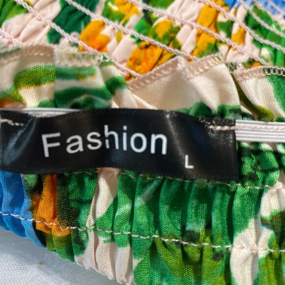 Pretty Spring Dress - Picture 2 of 9